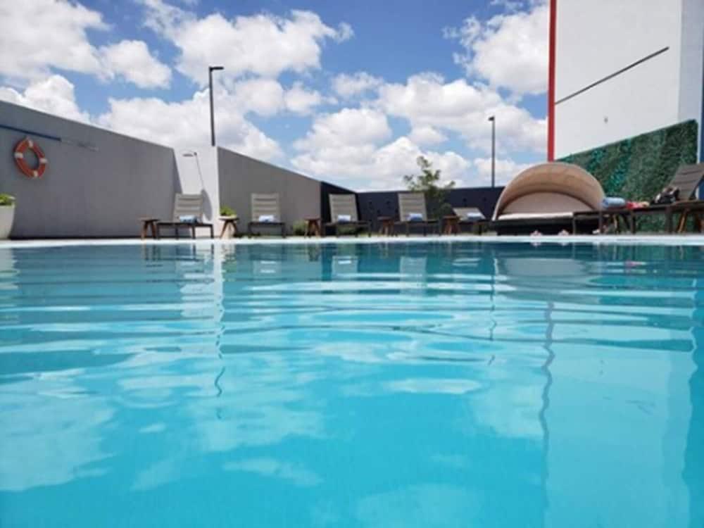 Hilton Garden Inn Саламанка Екстер'єр фото